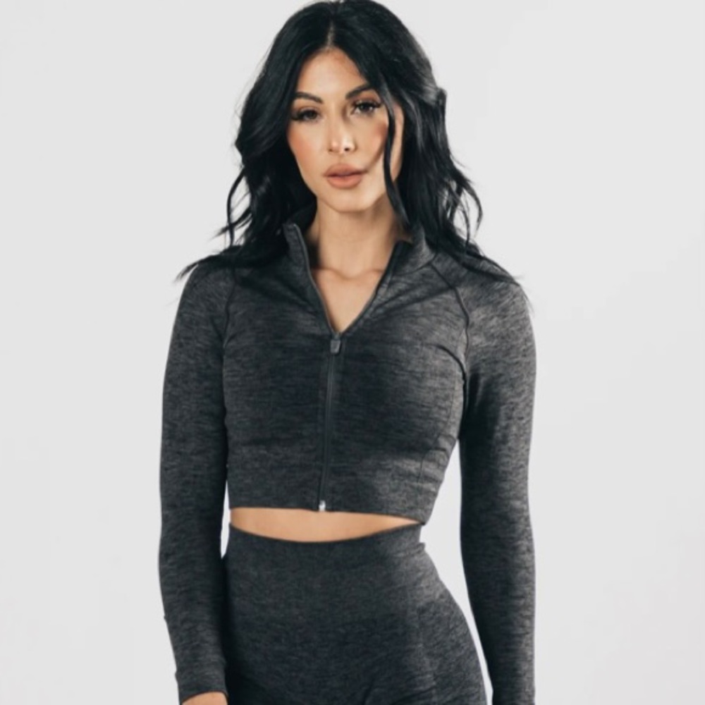 Alphalete Amplify Cropped Zip Jacket Powder Grey